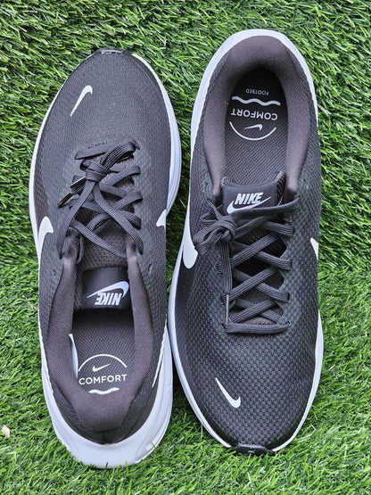 NIKE REVOLUTION